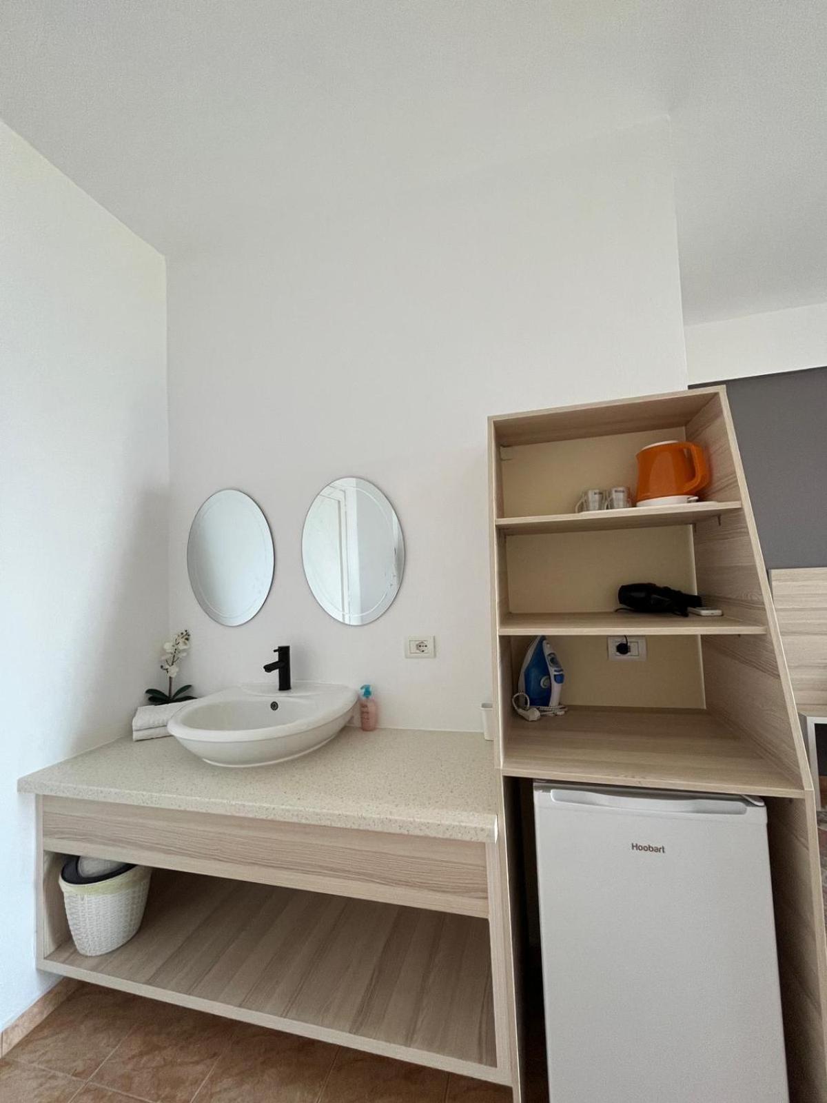 Salt Life Hotel Dhermi Luaran gambar