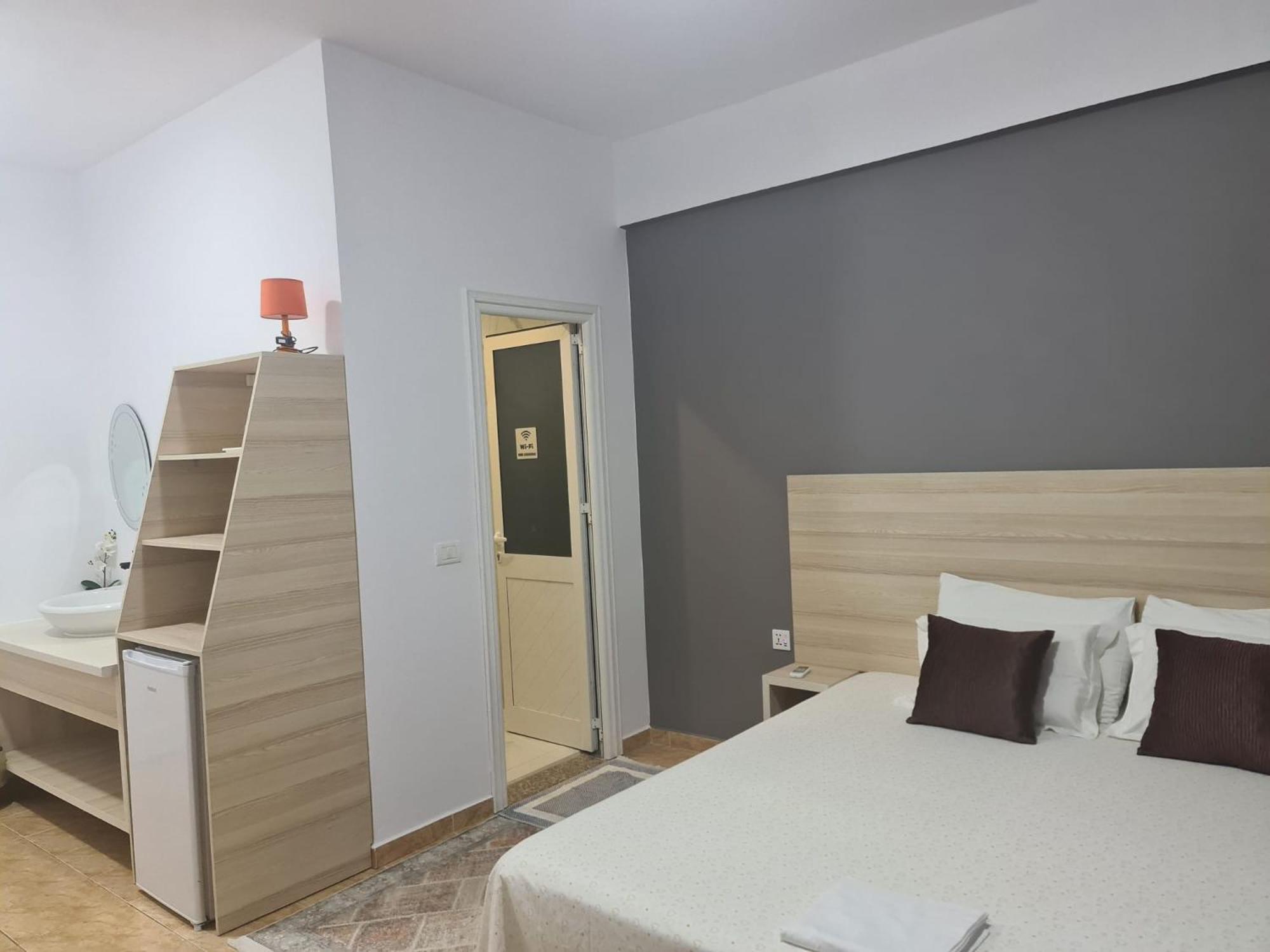 Salt Life Hotel Dhermi Luaran gambar