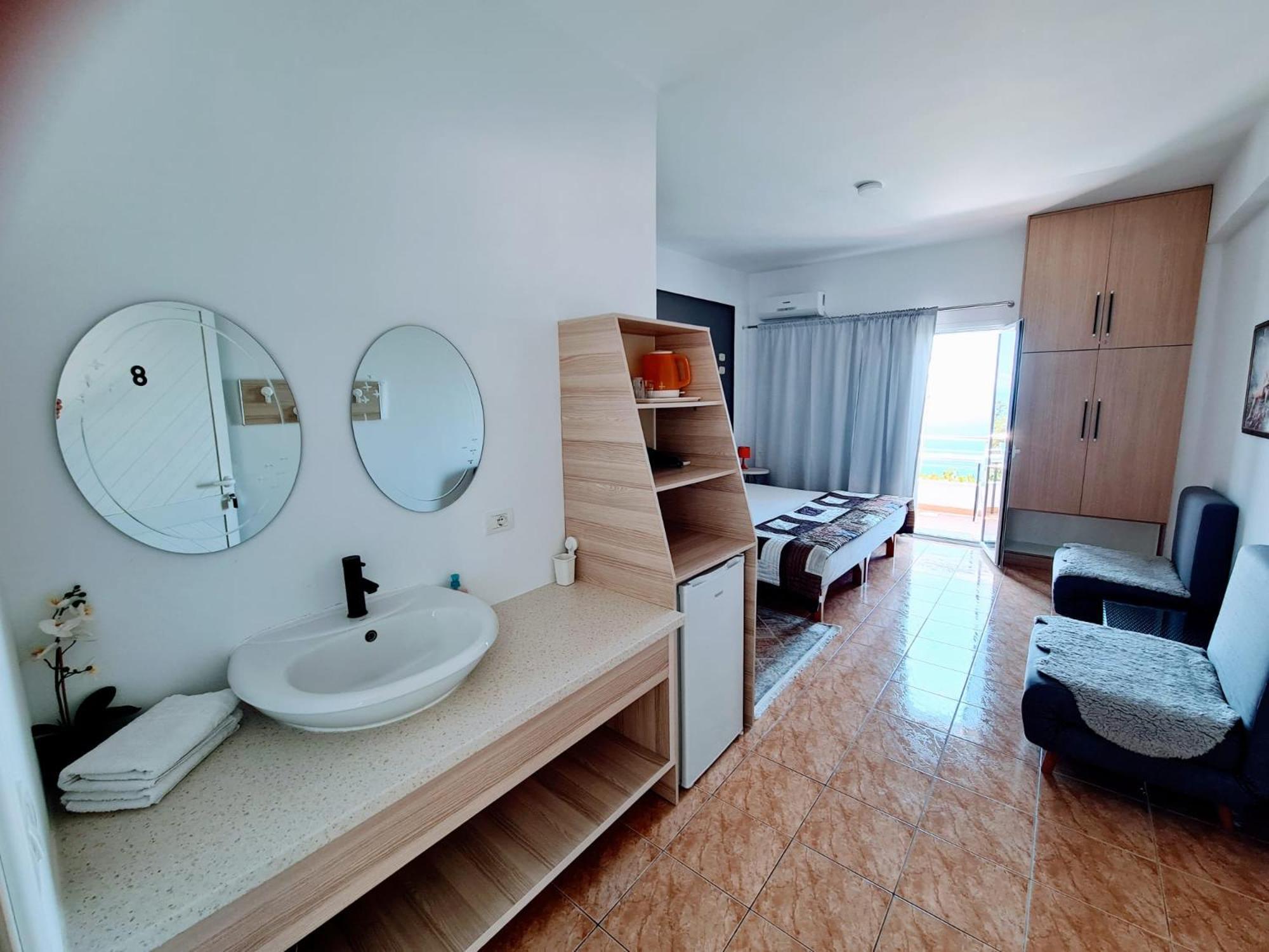 Salt Life Hotel Dhermi Luaran gambar