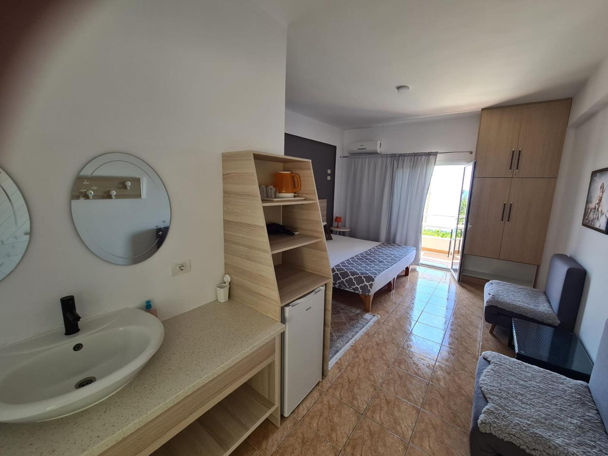 Salt Life Hotel Dhermi Luaran gambar