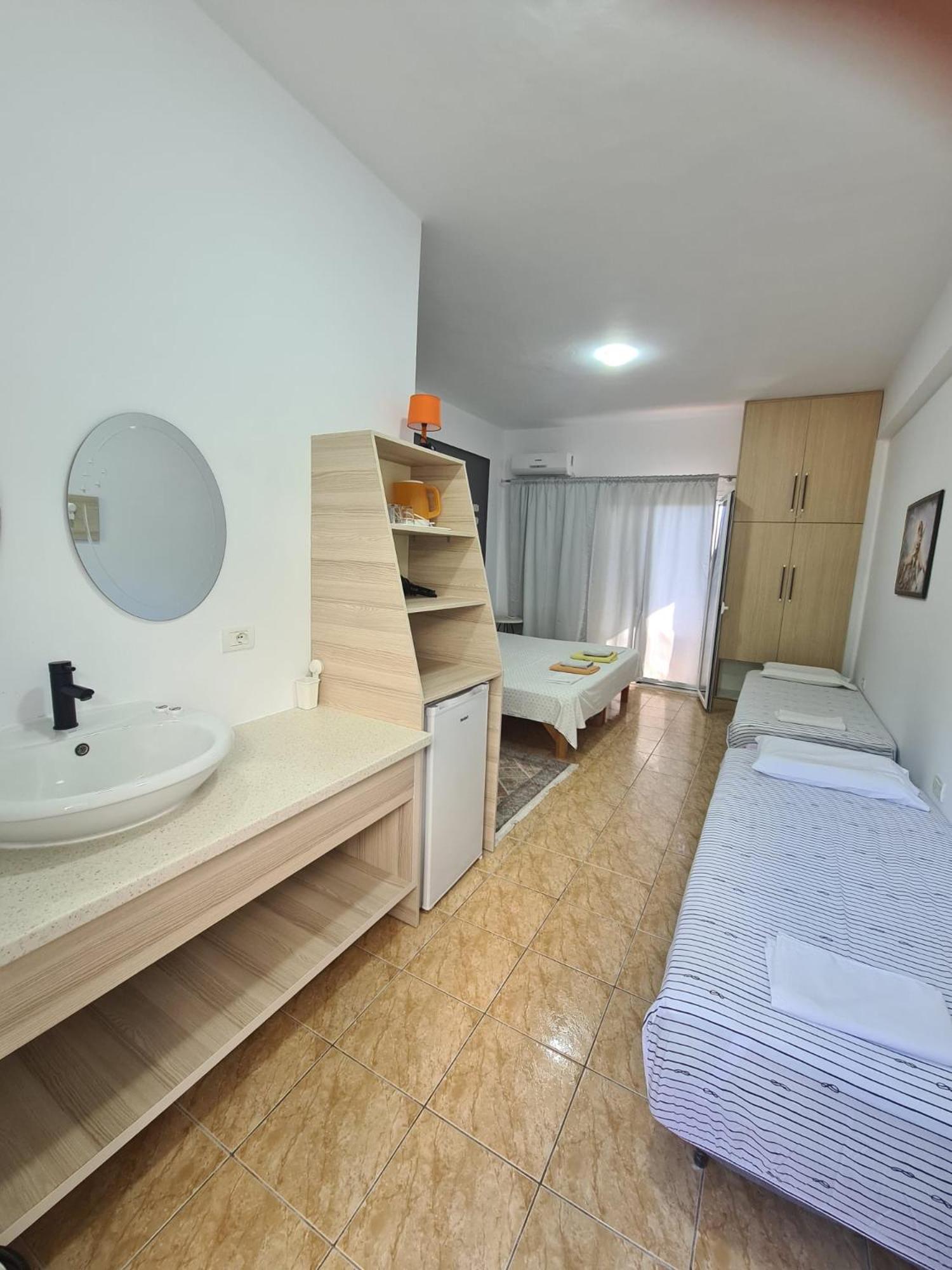 Salt Life Hotel Dhermi Luaran gambar
