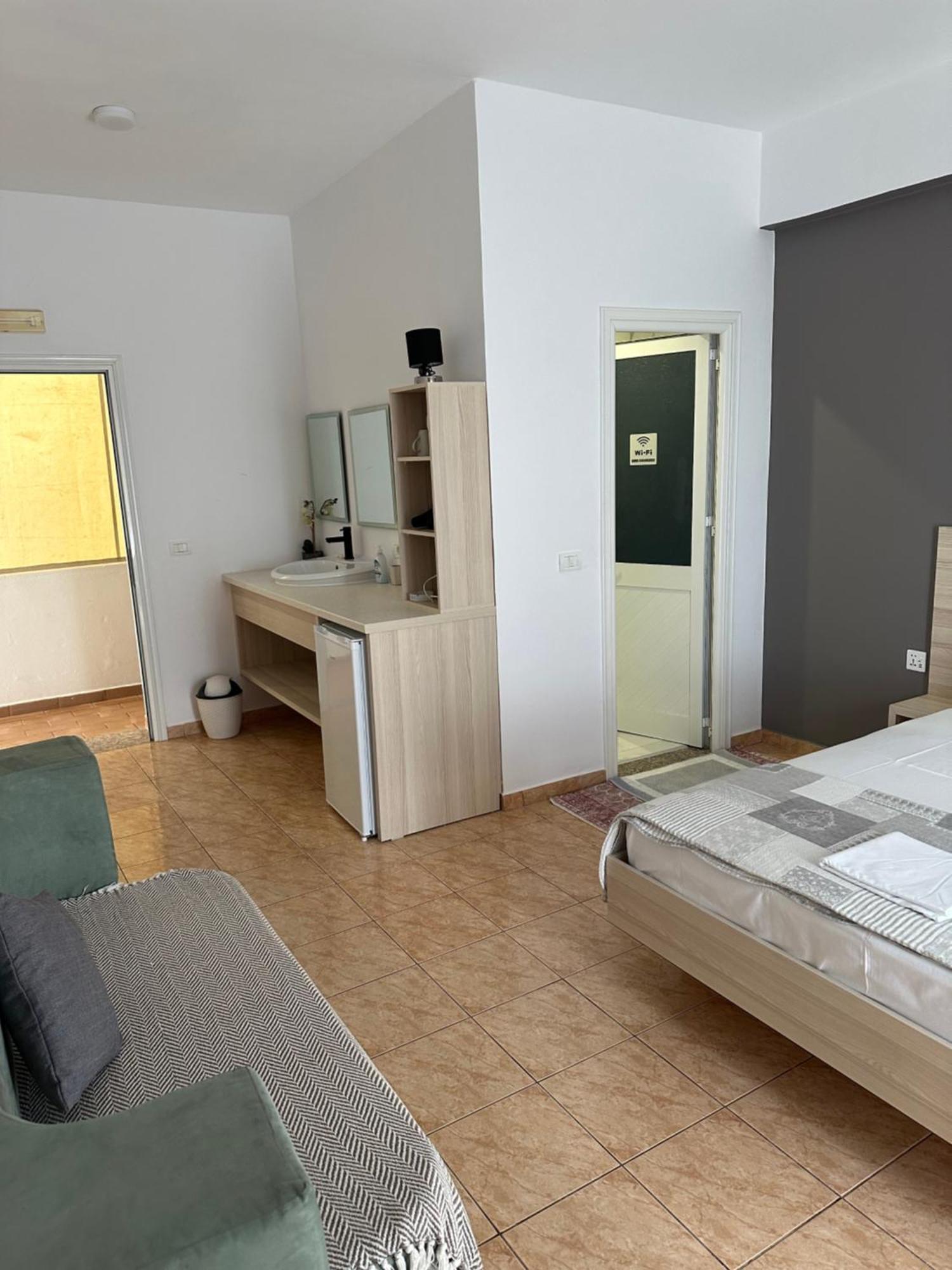 Salt Life Hotel Dhermi Luaran gambar