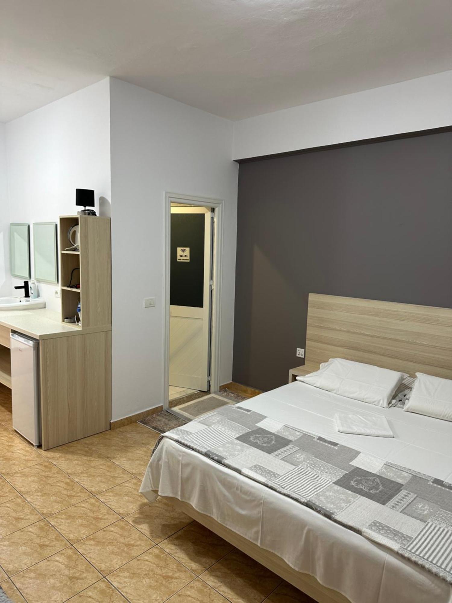 Salt Life Hotel Dhermi Luaran gambar