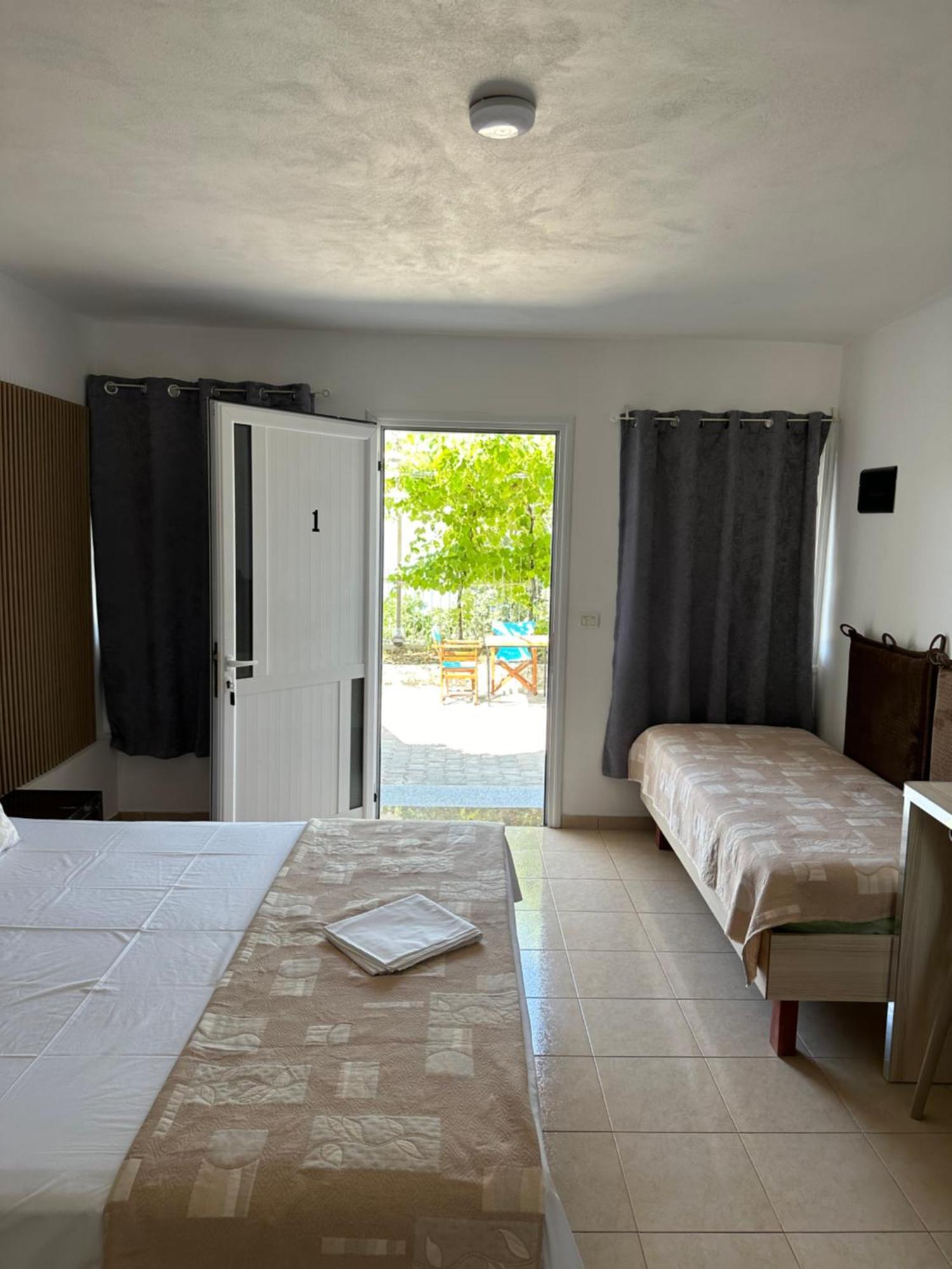 Salt Life Hotel Dhermi Luaran gambar